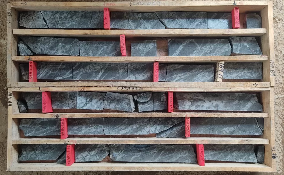 GUI DDH 012 187 13m to 192 7m Sample box 69 70 1